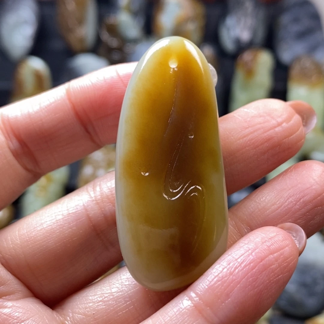 半***年和田玉未镶嵌挂件