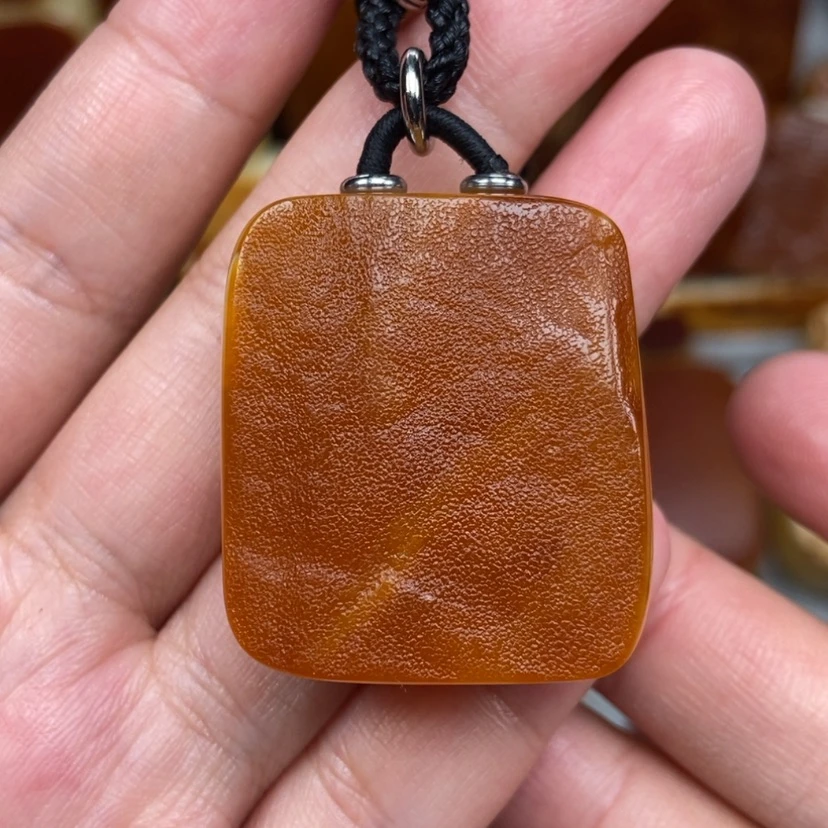 【闪购商品】未镶嵌吊坠(赠链)琥珀