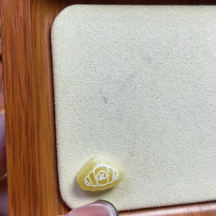 琥珀未镶嵌珠宝奇石牛角包