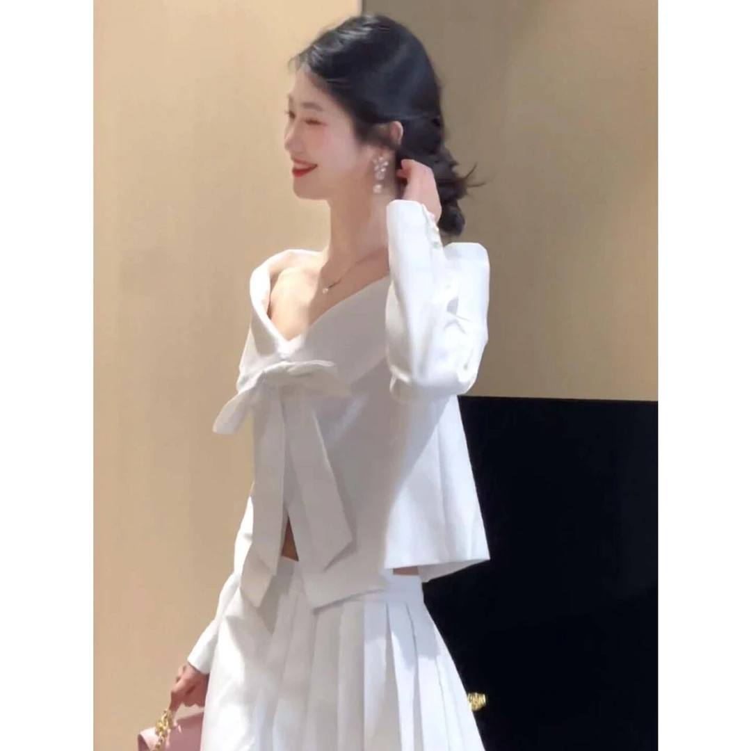 秋季高级感chic别致小衫轻熟宽松慵懒显瘦白色小香风上衣两件套女