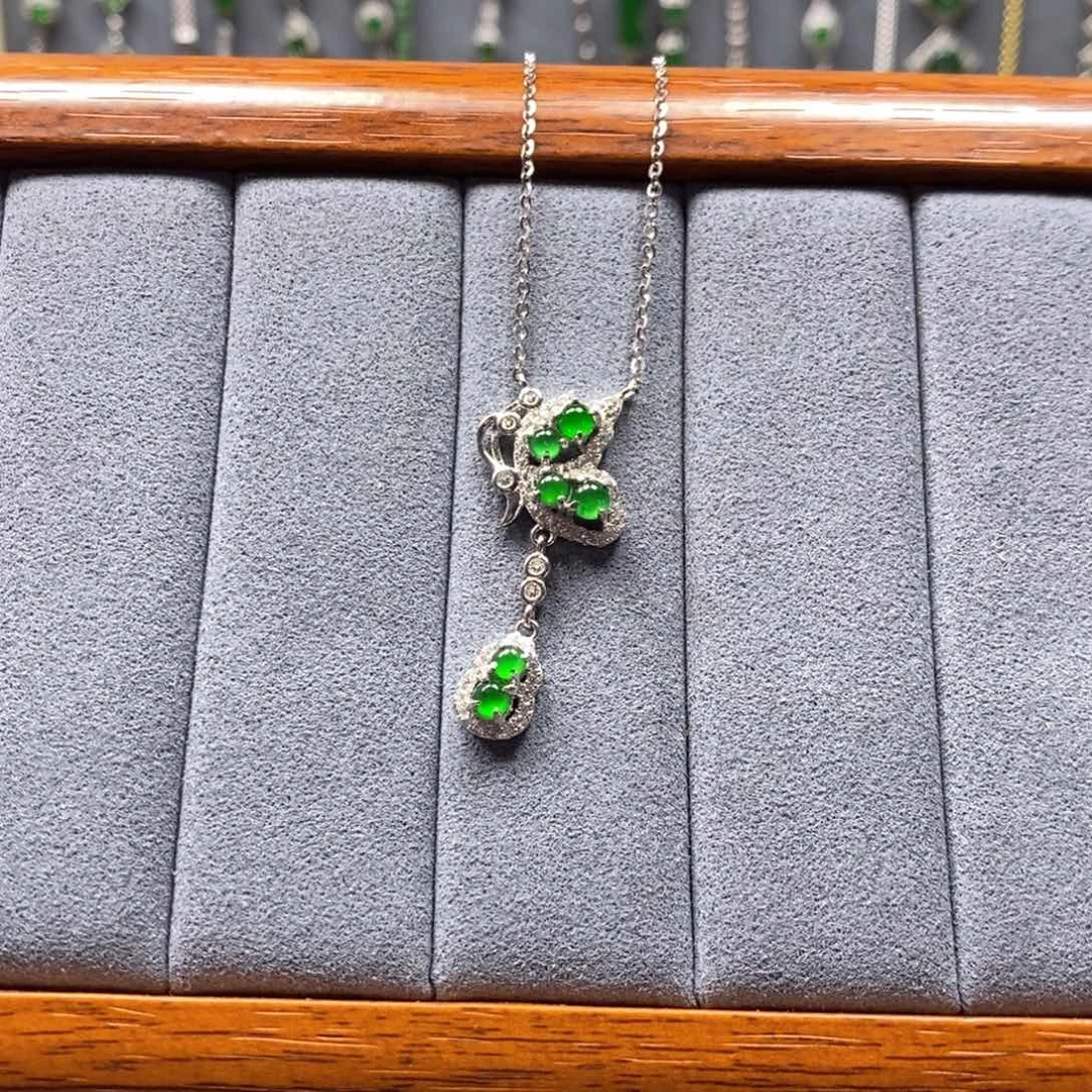 翡翠颈饰银S925镶嵌翡翠