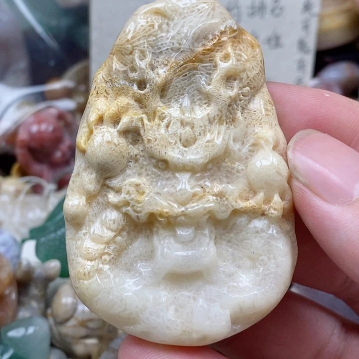 石英质玉未镶嵌颈饰