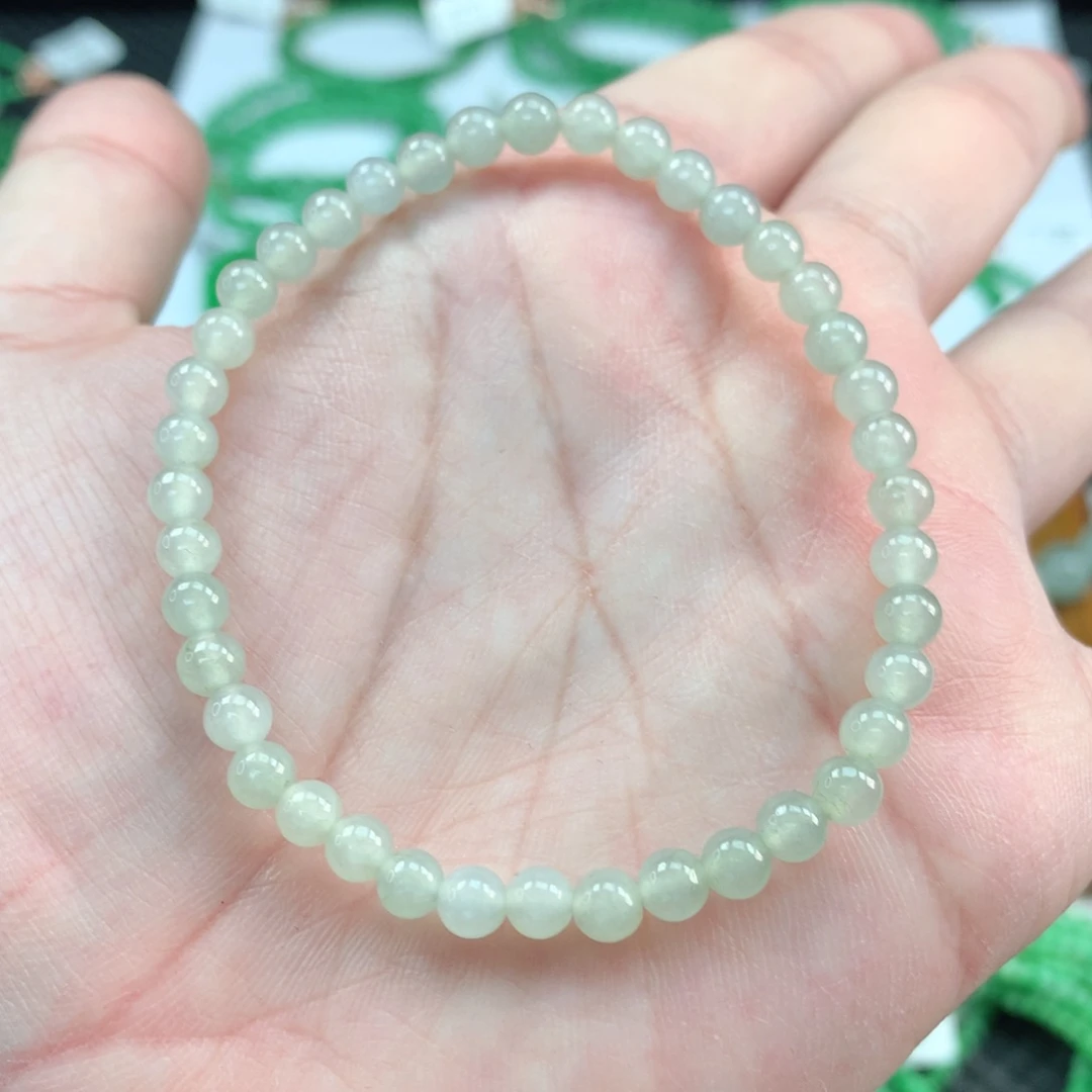 翡翠手链未镶嵌翡翠