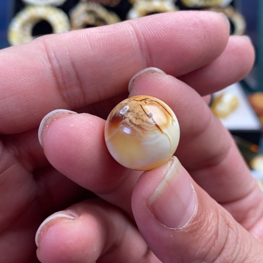 蜜蜡未镶嵌裸石19mm