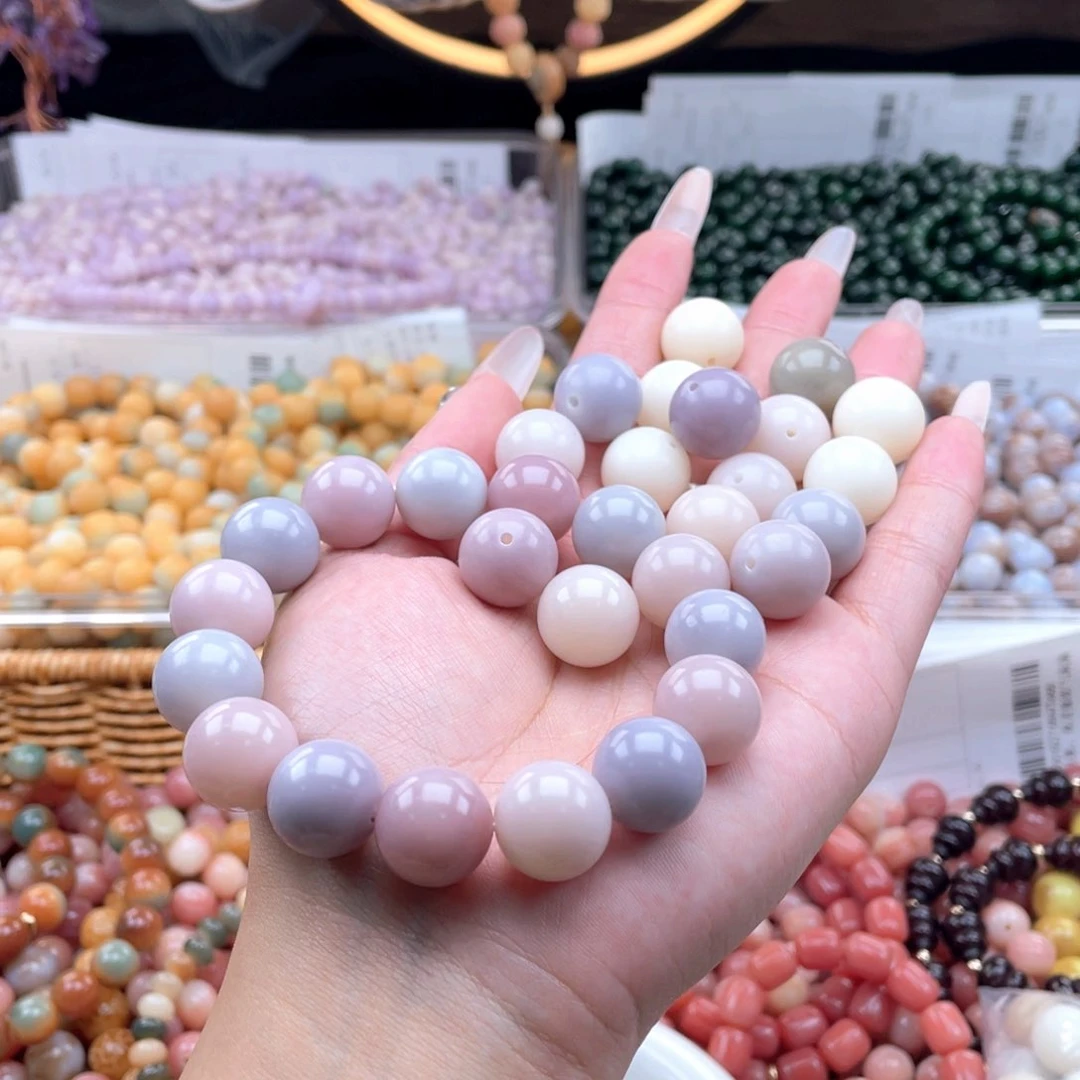 白玉菩提吊坠wc15mm20颗。芋泥团子