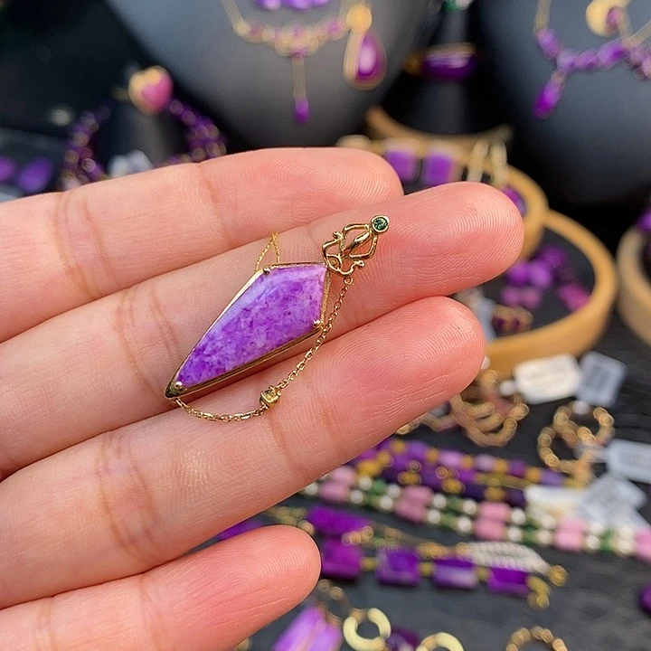 苏纪石（舒俱来）18K金镶嵌吊坠