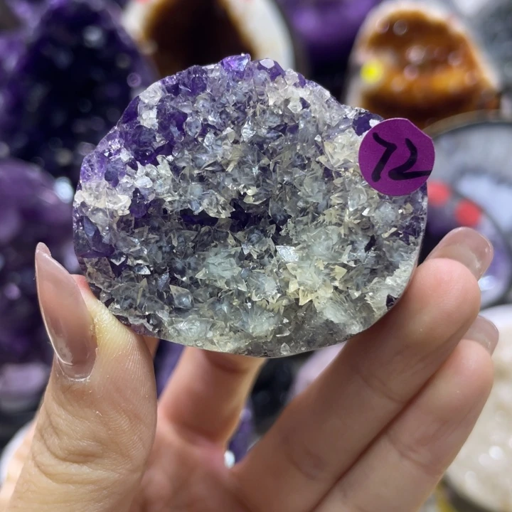 未镶嵌水晶大型摆件（非配饰）