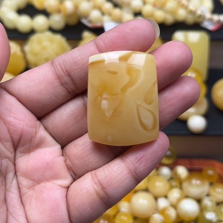 琥珀未镶嵌珠宝奇石M64号