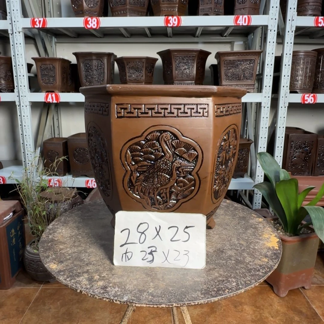 紫砂花盆，有1厘米左右差距，有色差