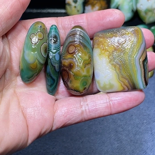 【闪购商品】未镶嵌玛瑙/玉髓珠宝奇石程*