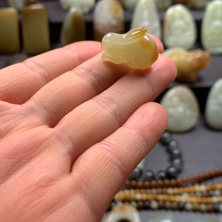 和田玉（糖玉）颈饰未镶嵌