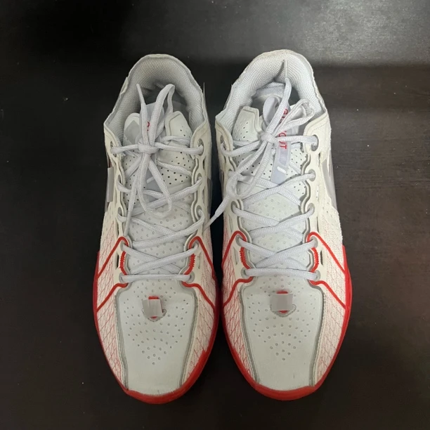 gt3白红44码无配盒 成色新