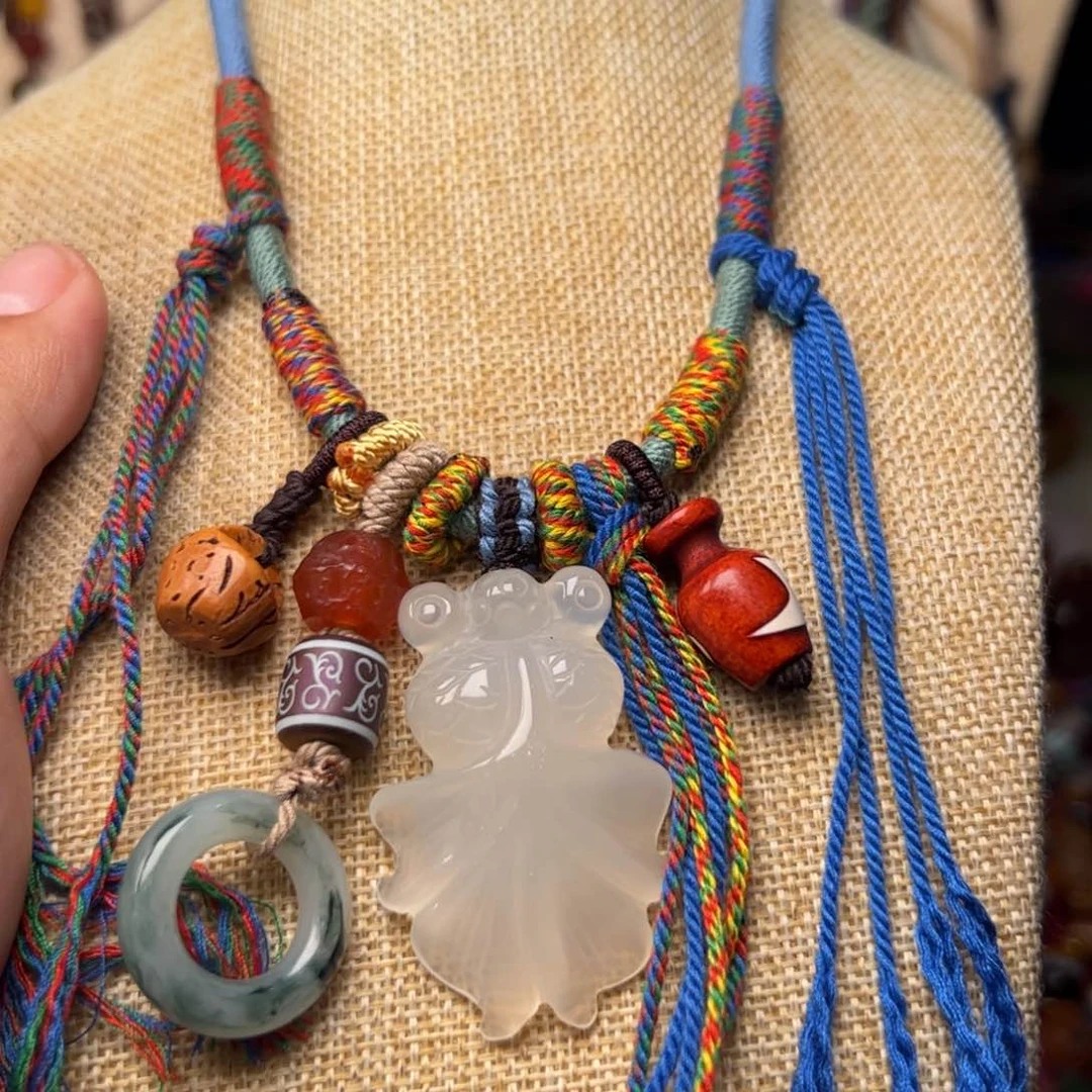 玛瑙/玉髓颈饰未镶嵌