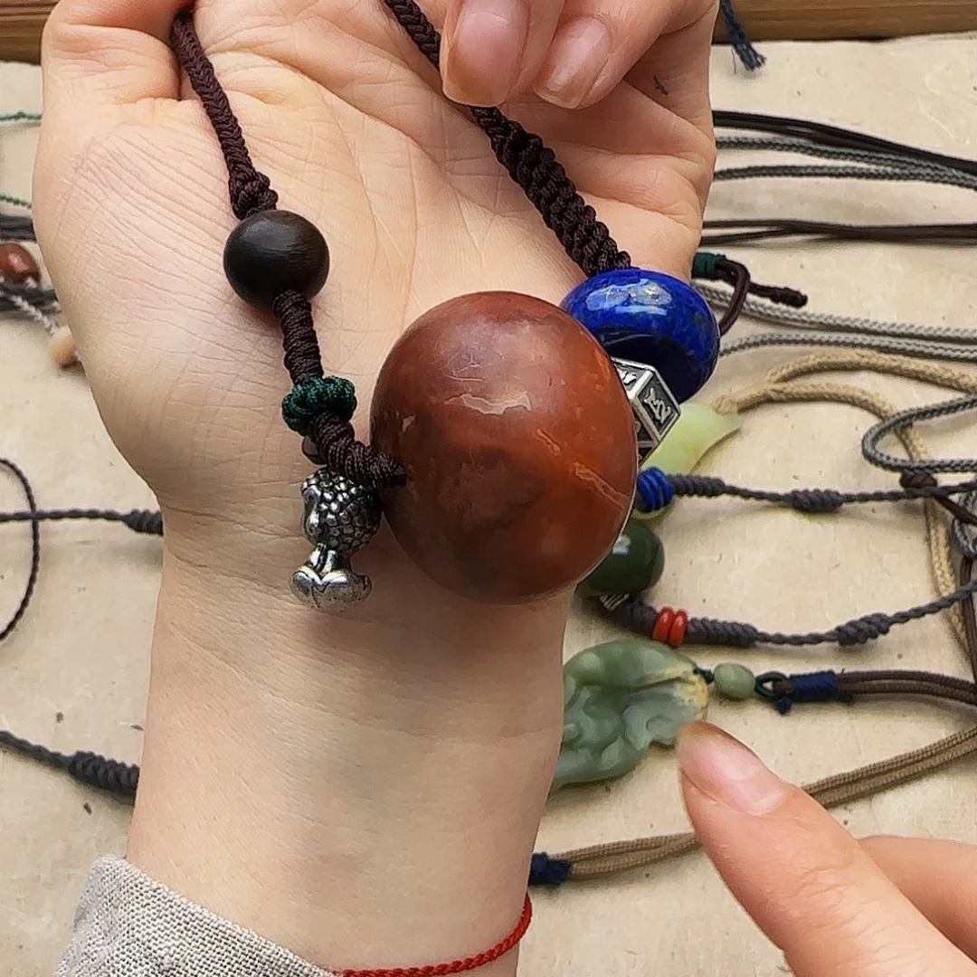 和田玉颈饰未镶嵌?**F