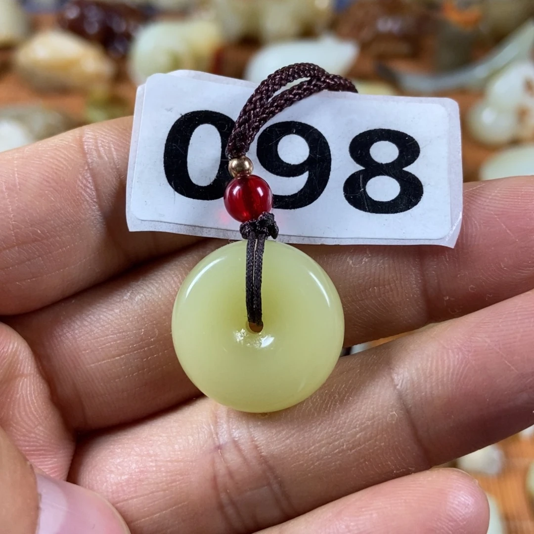 和田玉未镶嵌项链