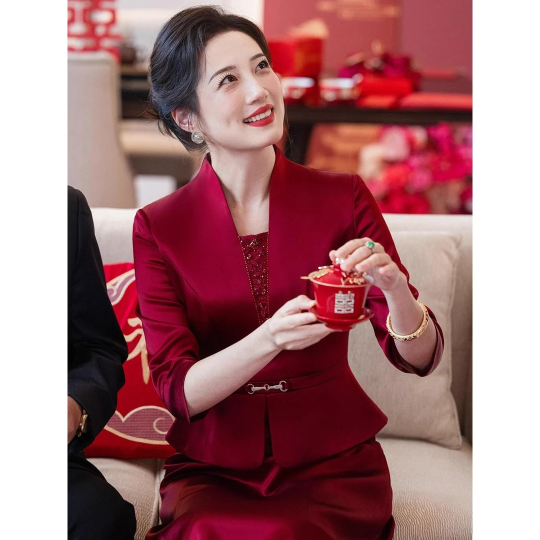 喜婆婆婚宴礼服秋季2025新款高端气质敬酒服妈妈装旗袍红色连衣裙