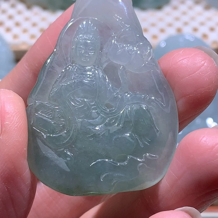 翡翠未镶嵌颈饰炸/莲花观音