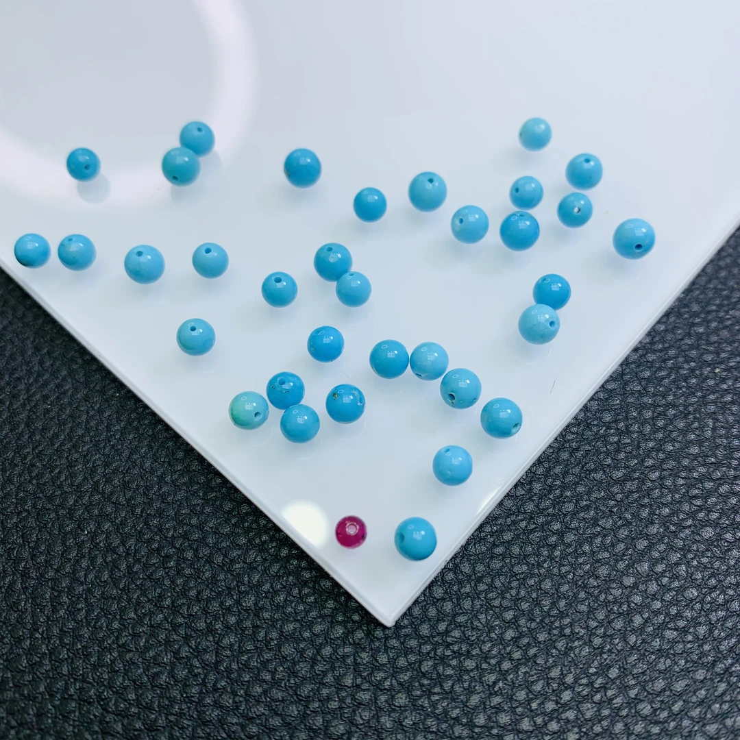 FR5283-绿色5mm左右单珠加一粒石榴石（多样性发其一）