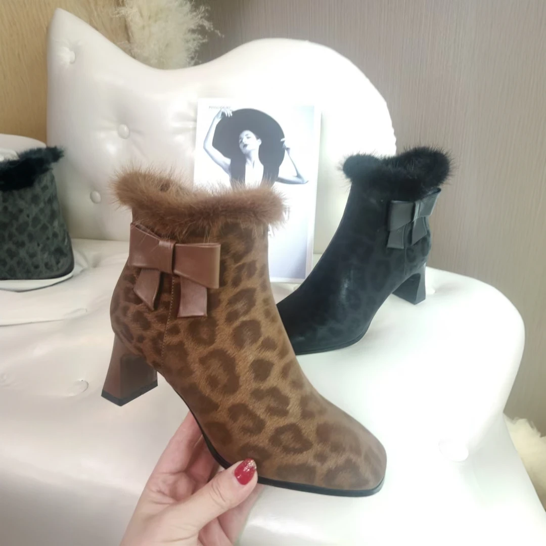 秋冬靴子加绒跟高4.5厘米牛皮时尚短靴水貂毛豹纹靴子