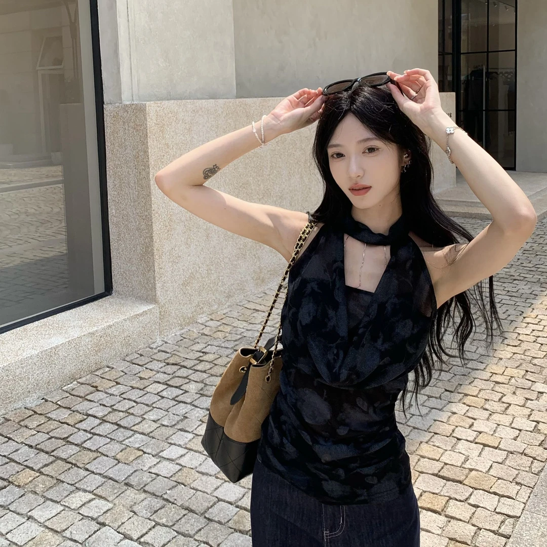 小众复古印花挂脖荡领上衣女夏季设计感别致修身收腰外穿辣妹背心