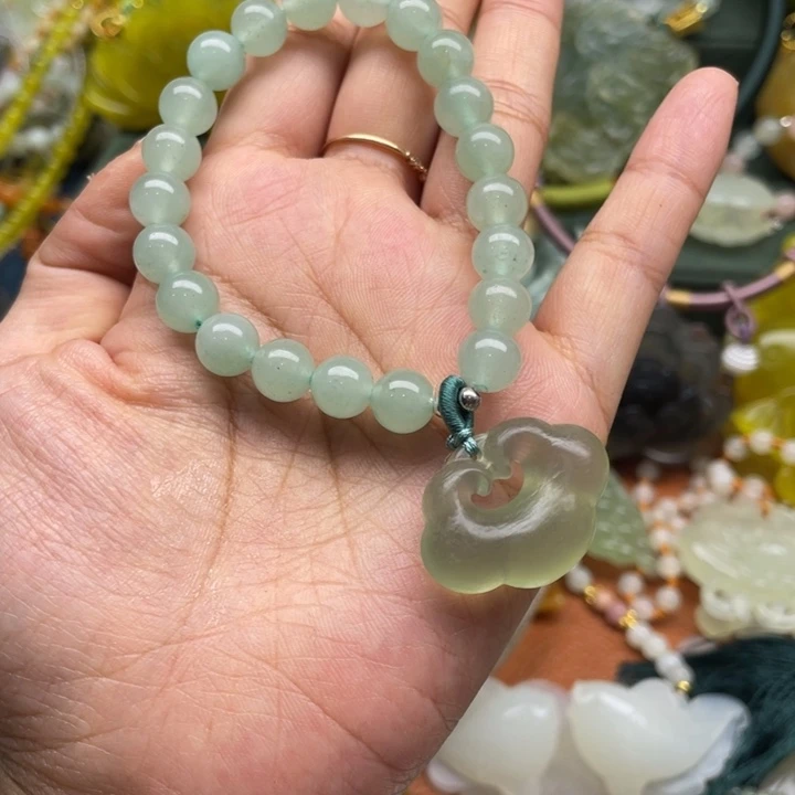 蛇纹石玉未镶嵌吊坠