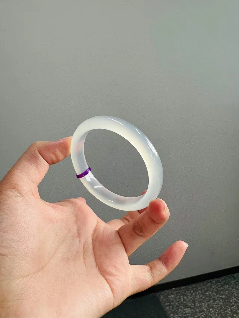 玉髓手镯白月光正圈福利品一只发货，需包容玉质内部结构