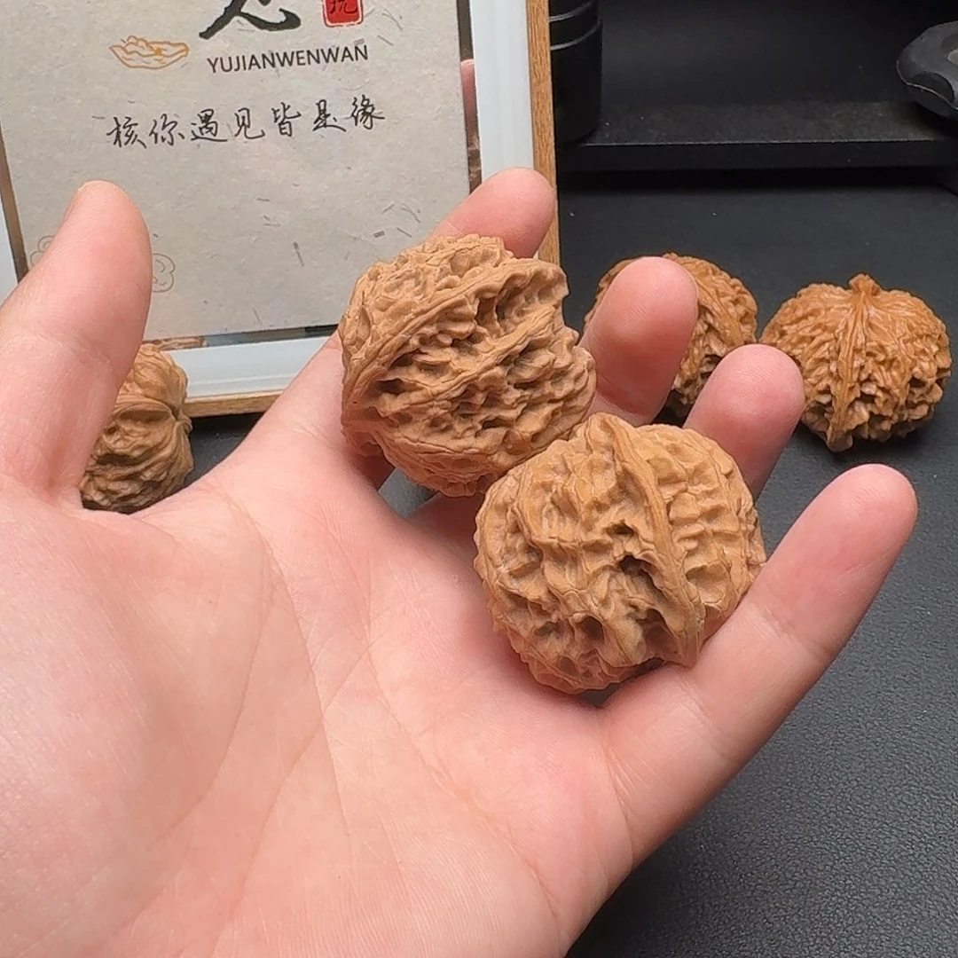 日***发文玩核桃吊坠苹果