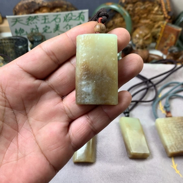 岫岩老玉（透闪石质玉）挂件未镶嵌