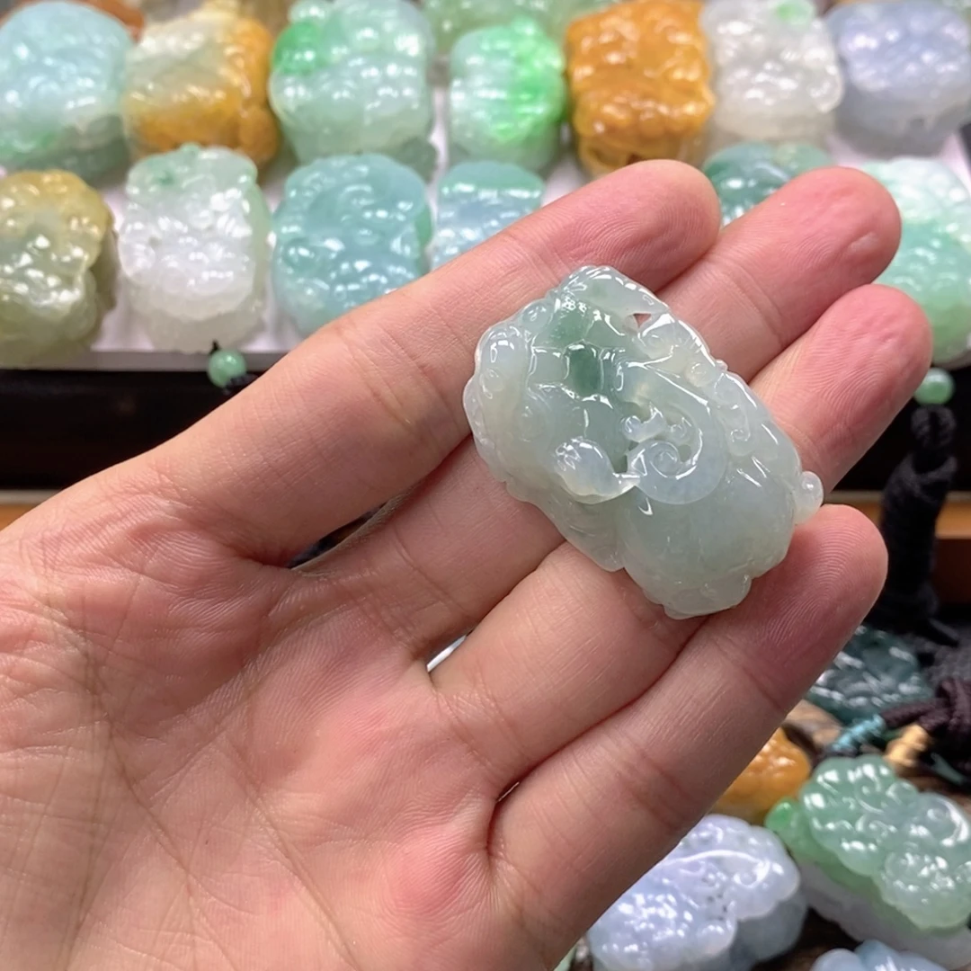 翡翠未镶嵌颈饰翡翠