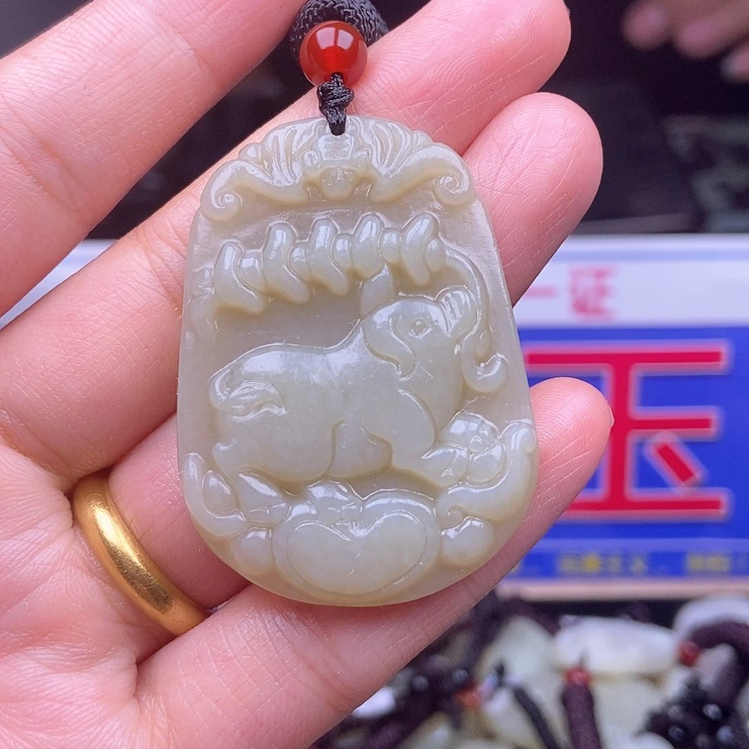 颈饰未镶嵌和田玉