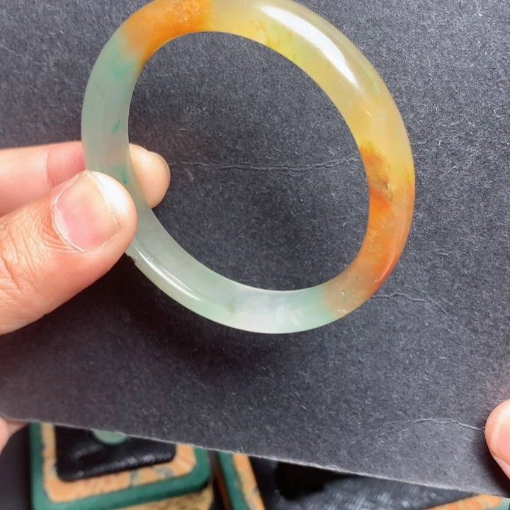 未镶嵌手镯石英质玉