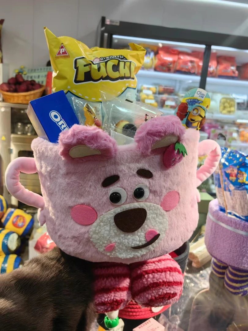 圣诞节零食抱抱桶巧克力零食