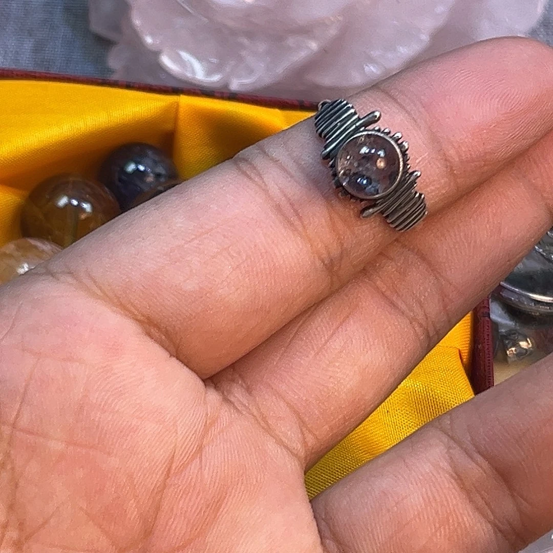 烙***酪水晶颈饰未镶嵌黑毒液