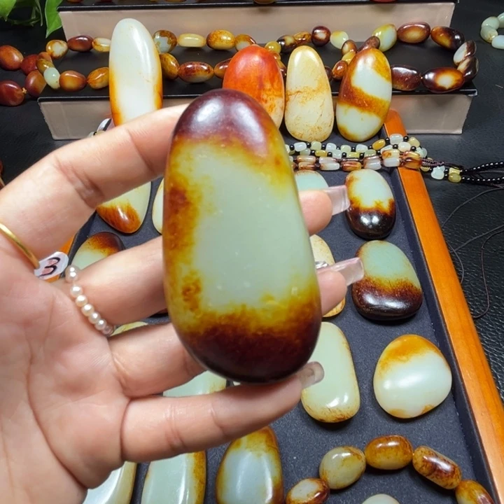 建***鲜和田玉未镶嵌颈饰