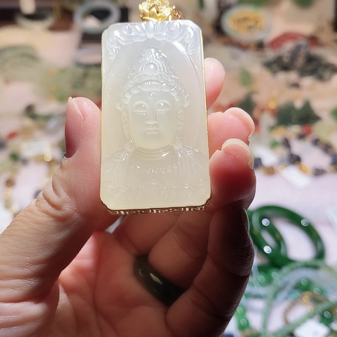 和田玉18K金镶嵌颈饰