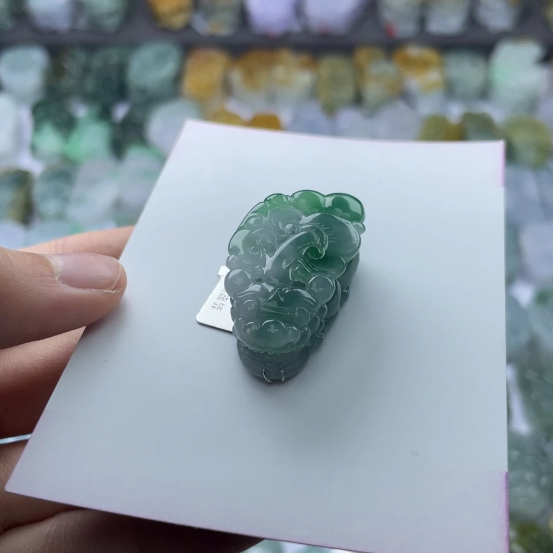 翡翠颈饰未镶嵌貔貅