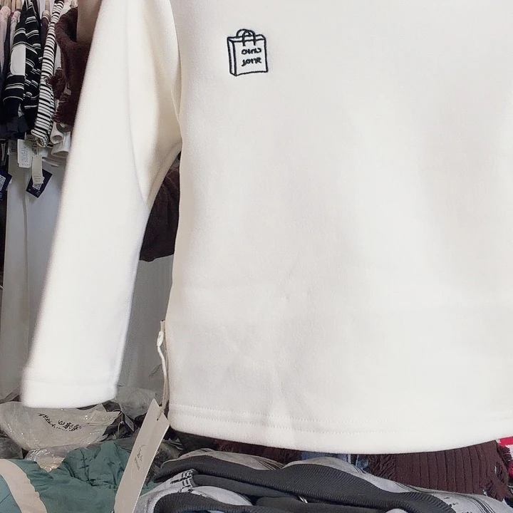 米色打底一件100尺码