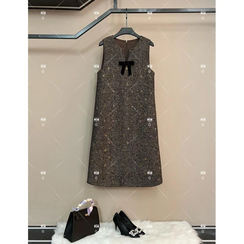 【齐】复古风显瘦默认款式连衣裙女装轻奢秋冬时尚 H-1623