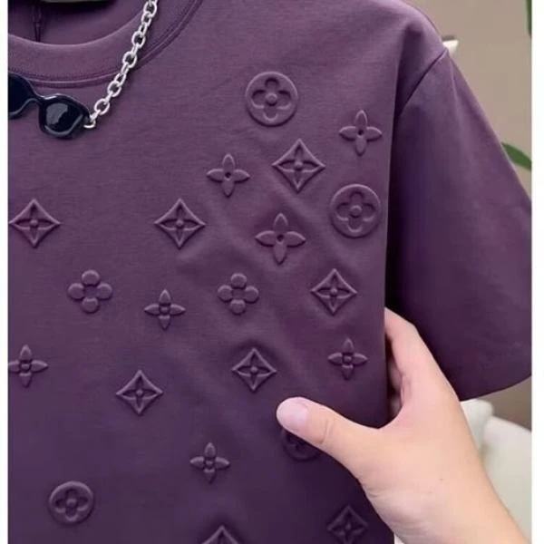 2025新款短袖情侣钢板凹凸印轻奢宽松上衣男款休闲破洞t恤男半袖