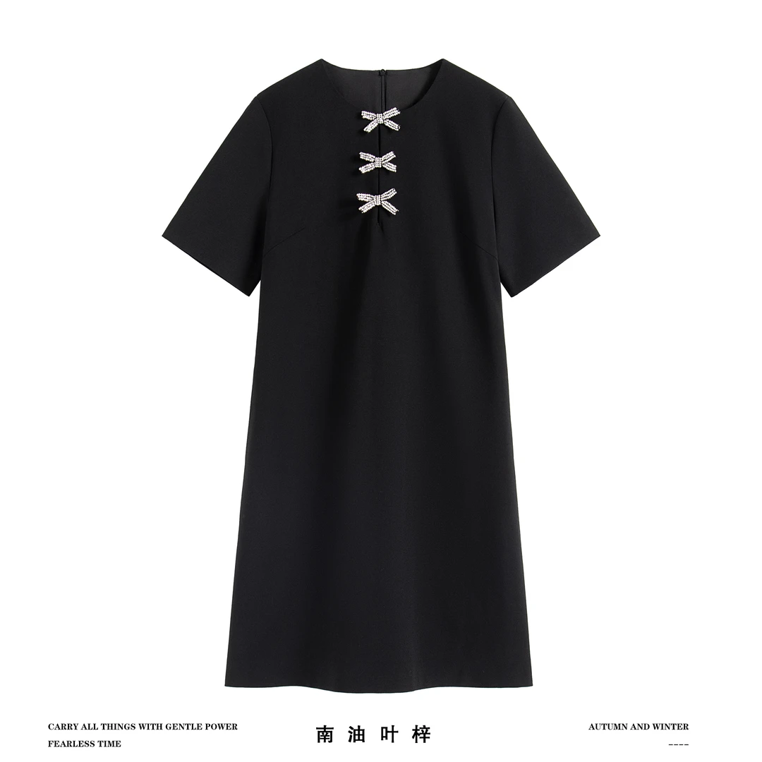 【南油虹姐】重工水钻蝴蝶结黑色显瘦通勤精致连衣裙