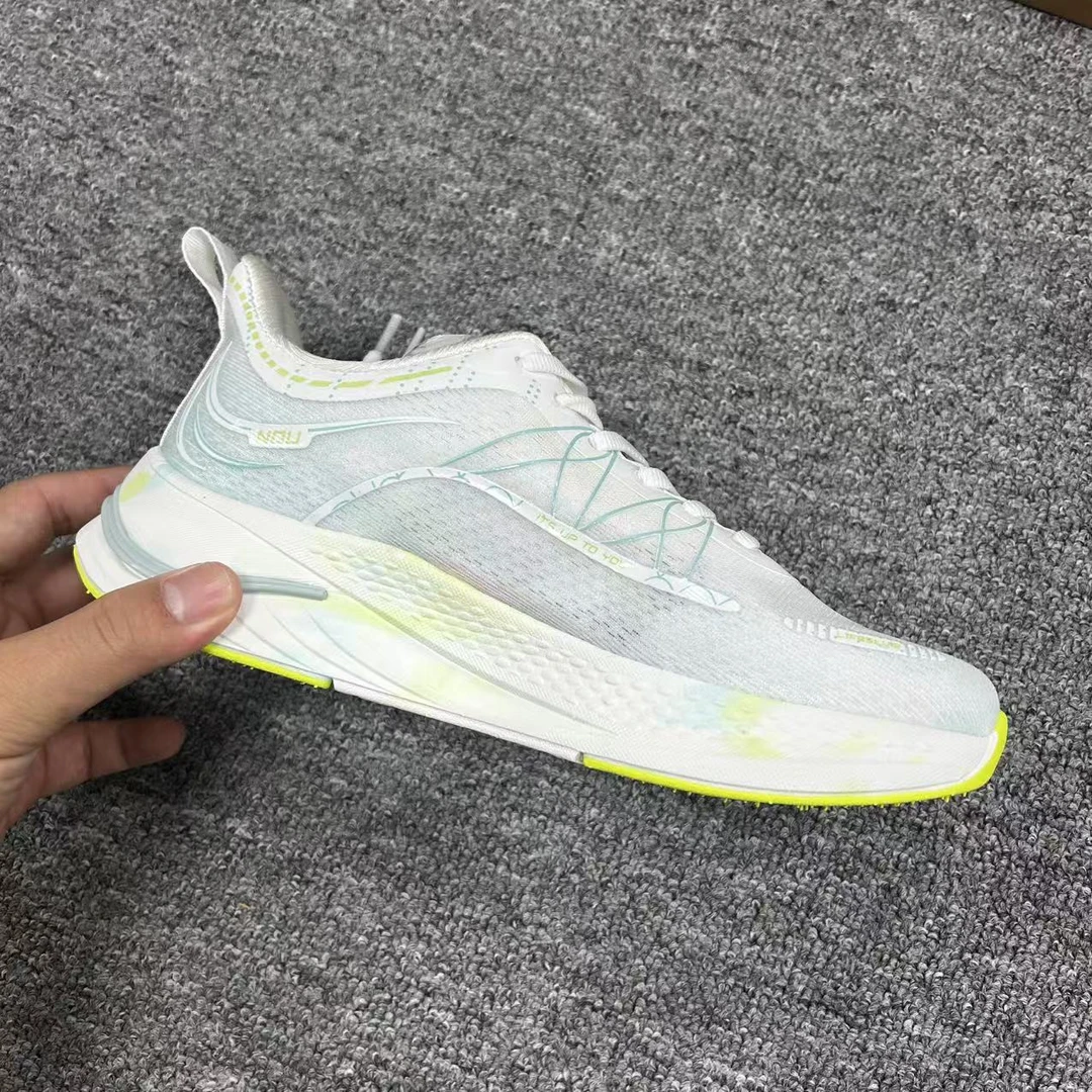 秋季新款户外运动百搭休闲鞋 F684