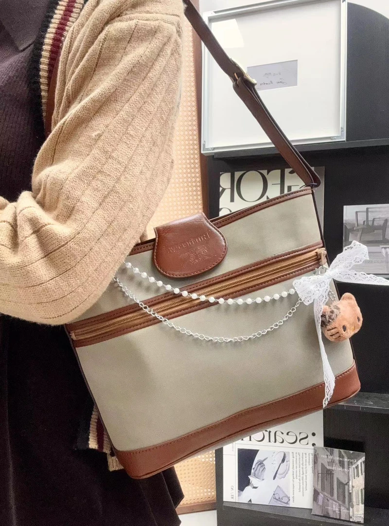 95新 BURBERRY/博柏利 战马水桶包斜挎包/秋境 09641