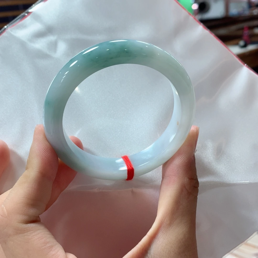 翡翠未镶嵌手镯翡翠