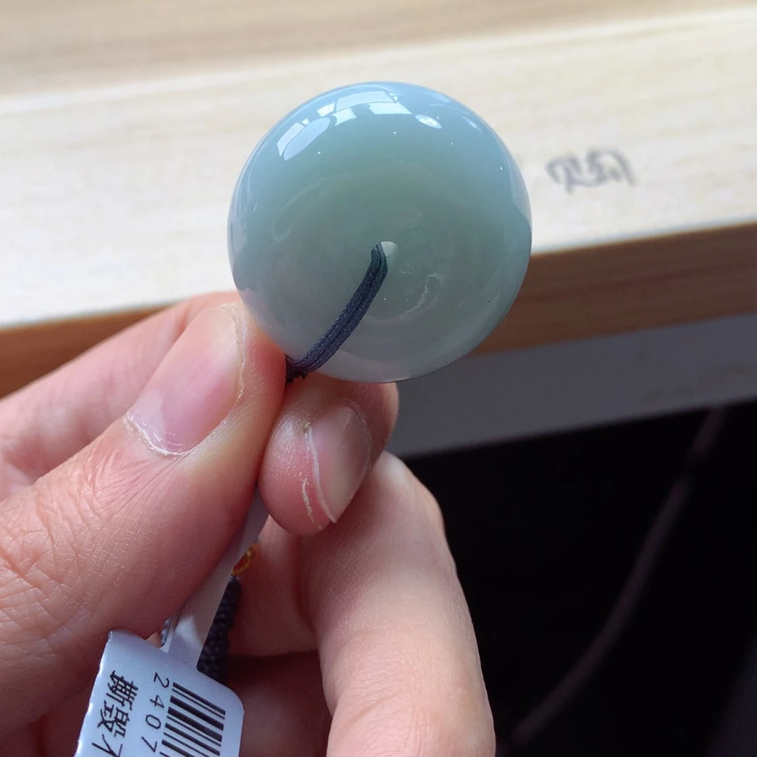 翡翠颈饰未镶嵌吊坠