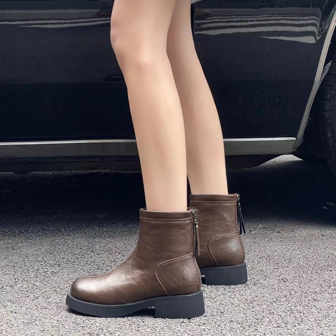 2024秋冬新款平底马丁靴女时尚短筒女靴圆头百搭英伦风短靴D13-2C