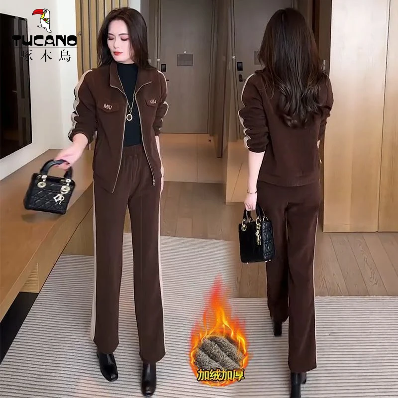 啄木鸟中年妈妈25年新品棕色外套爆款时尚气质妈妈装两件保暖加厚