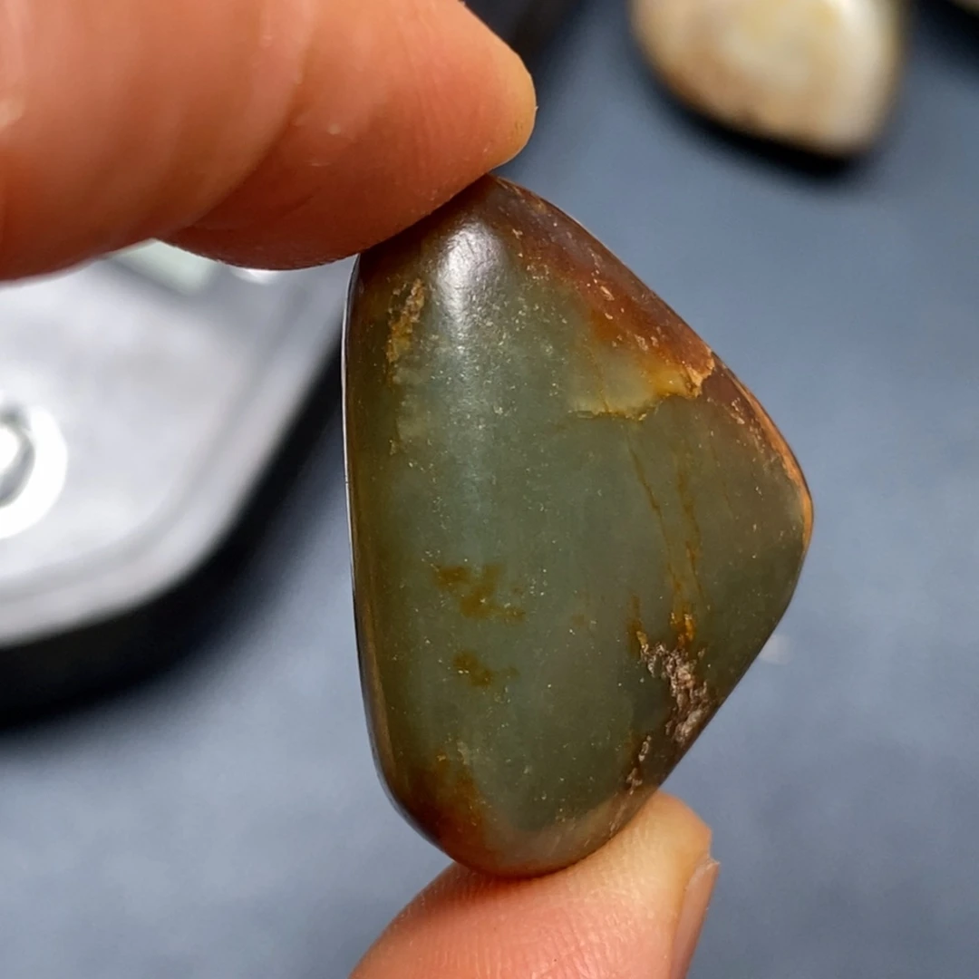 和田玉未镶嵌车挂