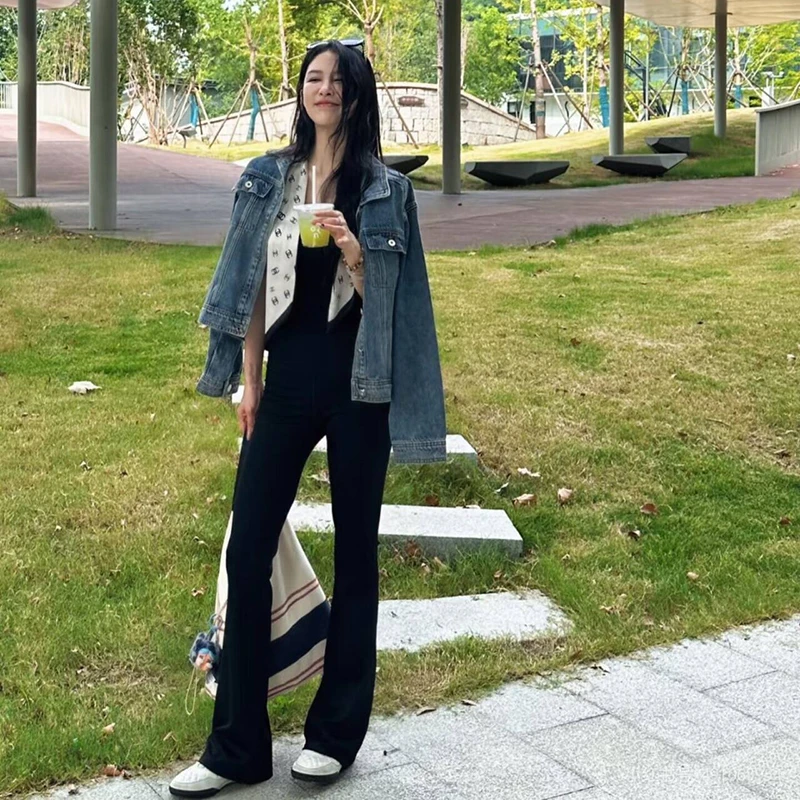 玻尿酸养肤黑色高腰微喇裤女2025新款小个子高级感提臀修身喇叭裤