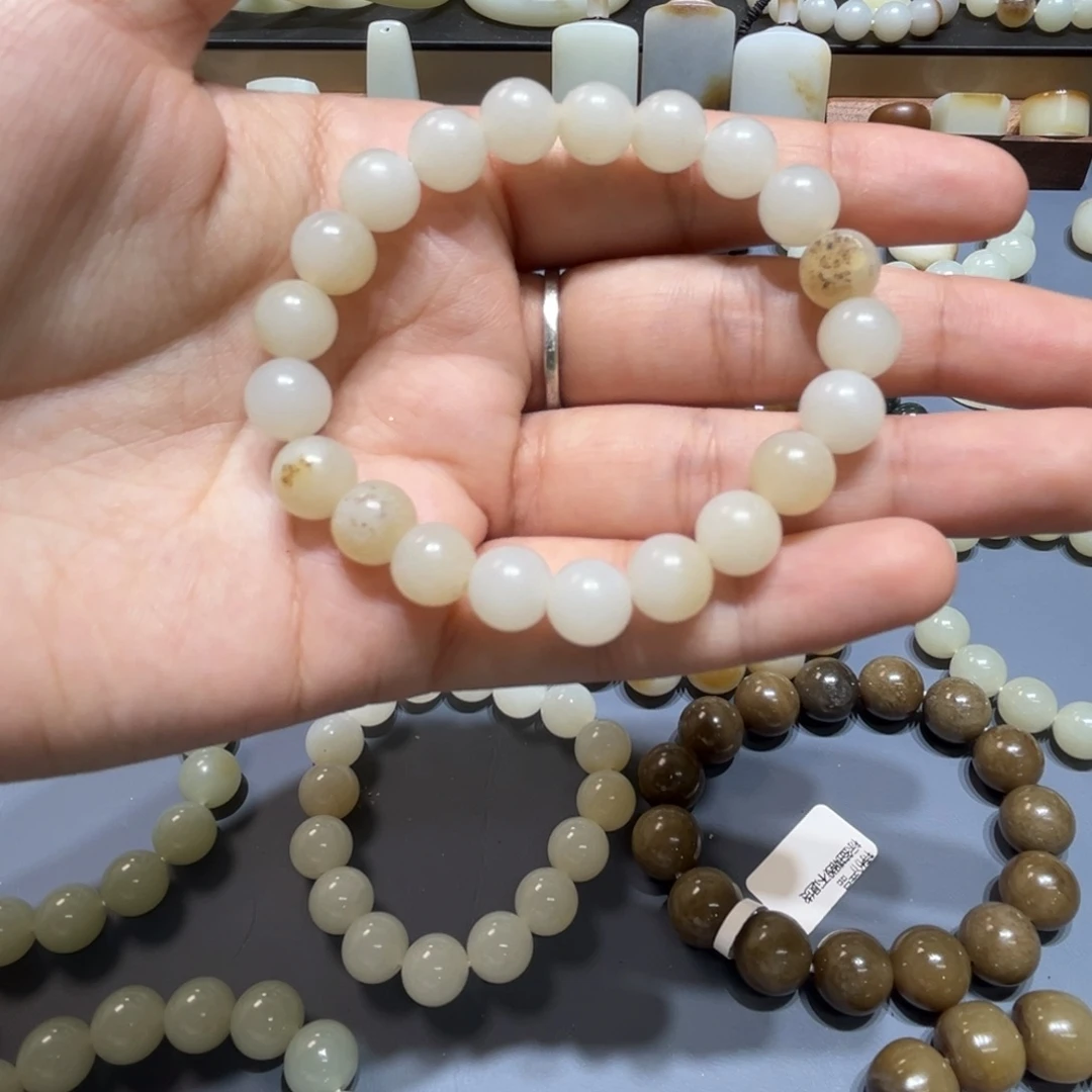 和田玉未镶嵌手串