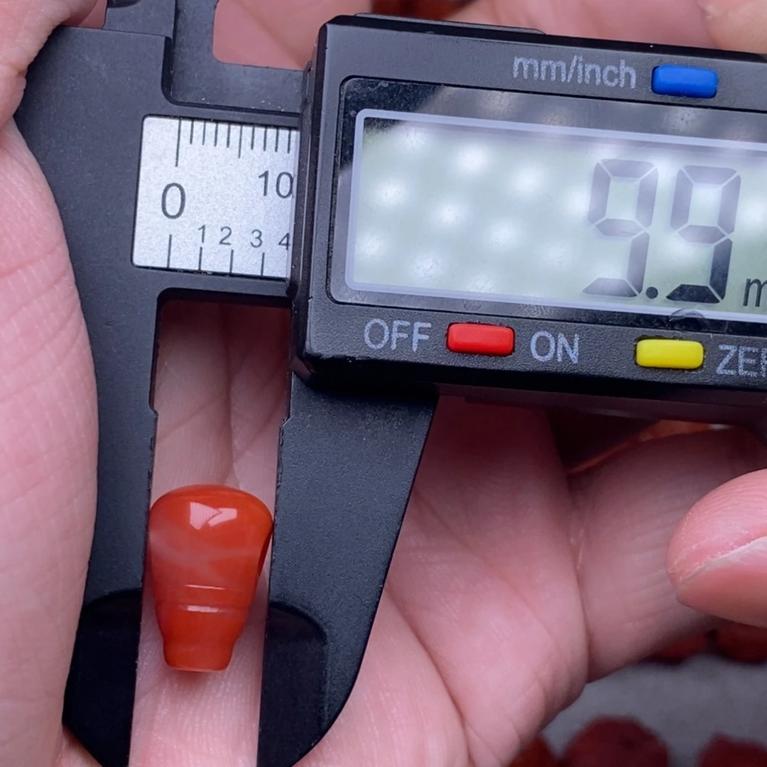 南红玛瑙配饰未镶嵌有瑕疵